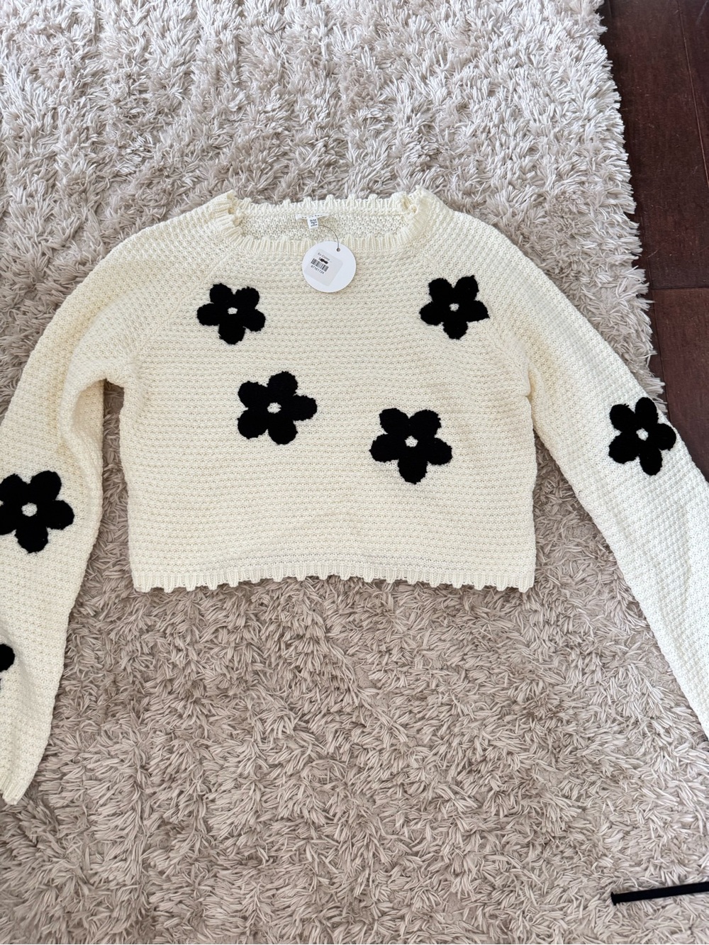 Cream Floral Appliqué Cropped Sweater